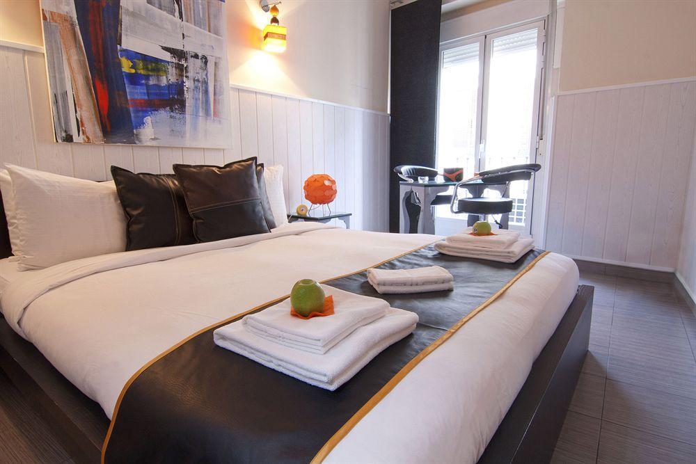 Hostal Oxum Madrid Exterior photo