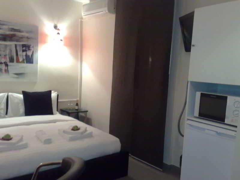 Hostal Oxum Madrid Room photo