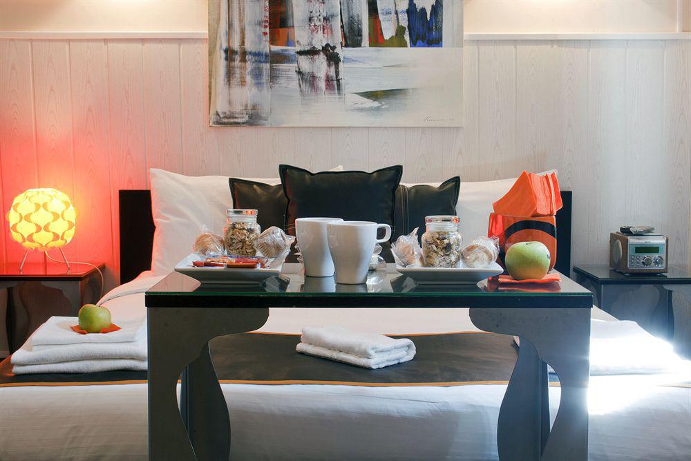 Hostal Oxum Madrid Room photo